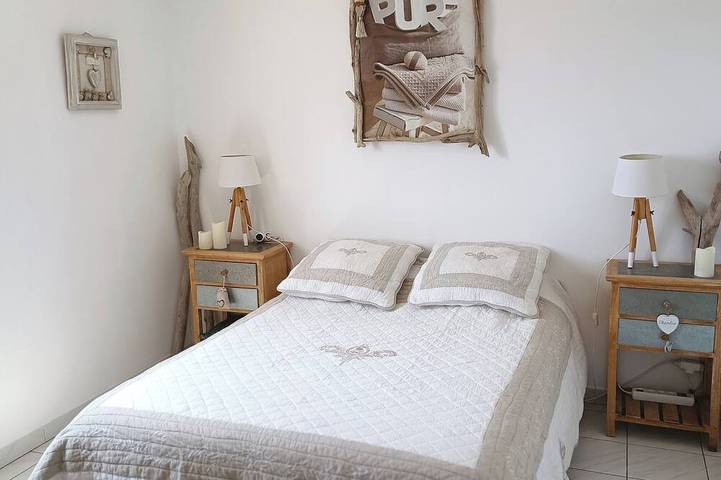 Location de vacances pour 6 personnes, avec jardin à Aureille - 2