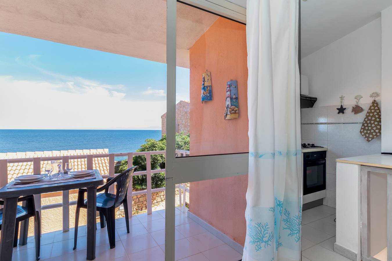 Appartamento intero, Appartamento "Vista Corsica" a Isola Rossa. Vista mare e terrazza in Isola Rossa, Trinità d'Agultu e Vignola