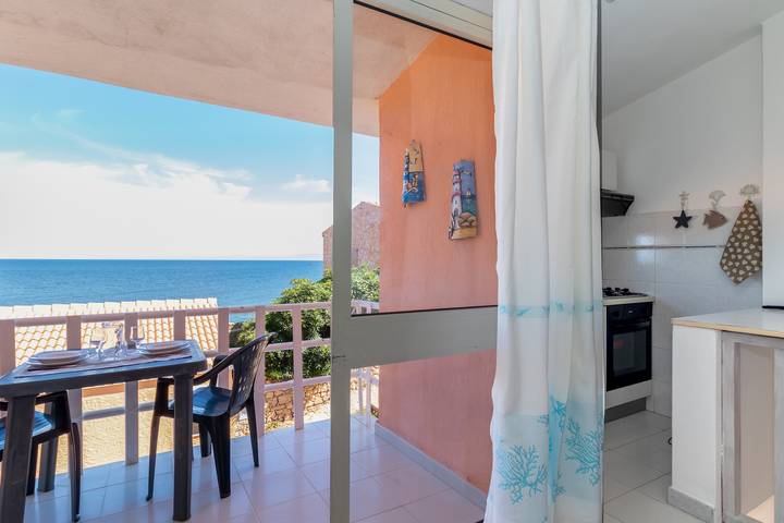 Appartamento intero, Appartamento "Vista Corsica" a Isola Rossa. Vista mare e terrazza in Isola Rossa, Trinità d'Agultu e Vignola
