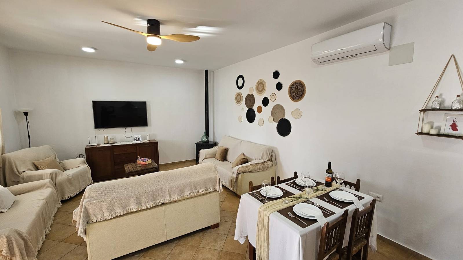 Country House 'Limones' with Private Pool, Wi-Fi and Air Conditioning in Marchena, Sevilla Province