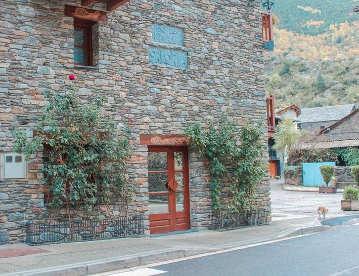 Hôtel pour 3 personnes, avec terrasse à Alins - 2