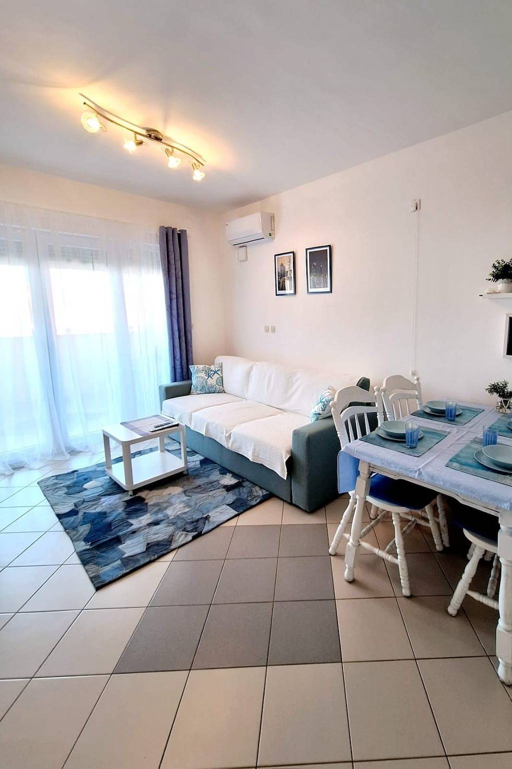 Ganze Wohnung, 1-Zimmer-Ferienwohnung mit Balkon und Meerblick Tkon, Pasman A-24359-a in Tkon, Pasman