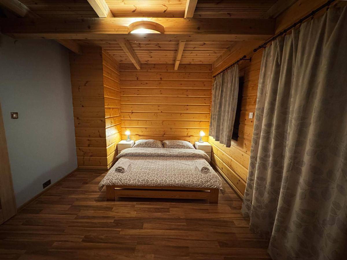 Chata Wilka Bieszczady - Całoroczny dom z bali z 3 sypialniami i balią in Brzegi Dolne, Karpaty (Polska)