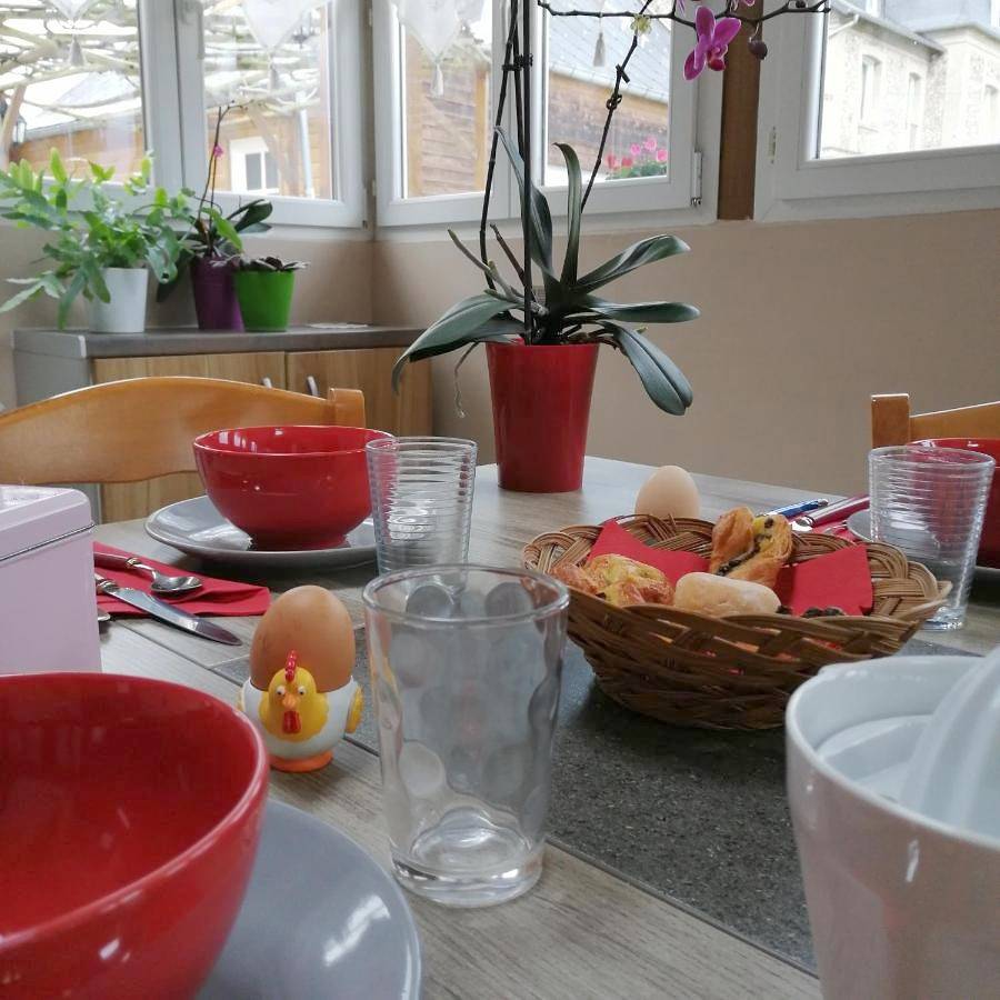 Triple Room with Private External Bathroom in Saint-Aubin-sur-Quillebeuf, Région de Bernay