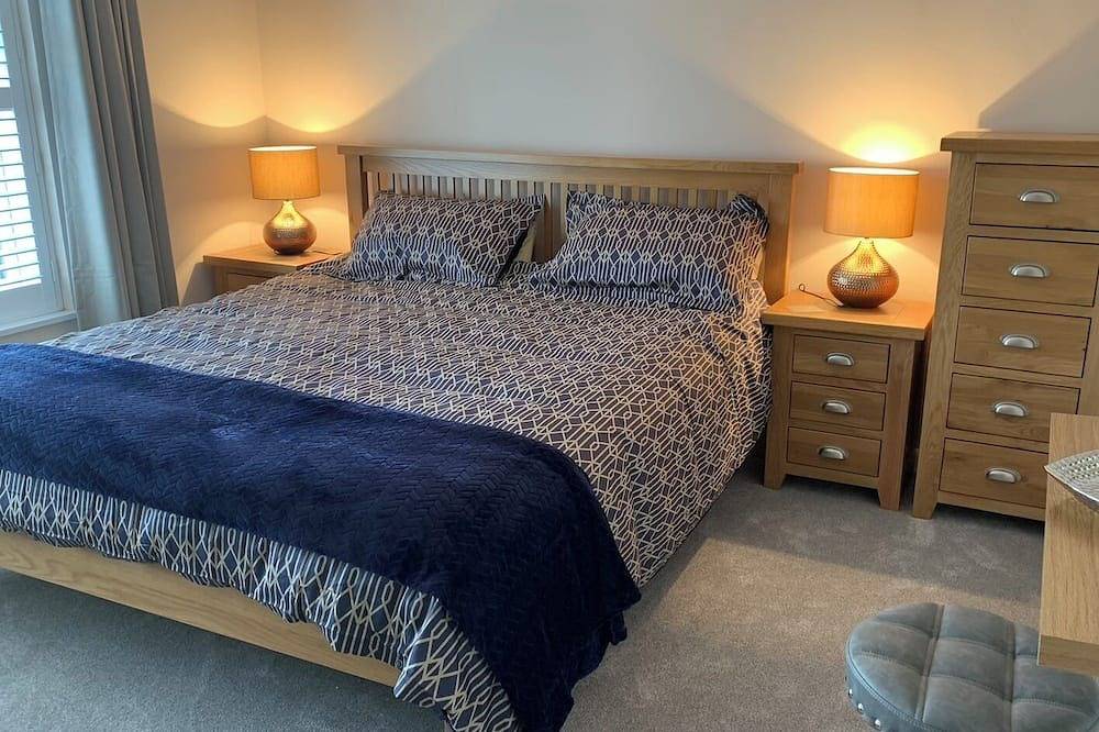 Rhubarb Cottage, stylish home close to Lyndhurst High street & New Forest trails in Lyndhurst, Hampshire
