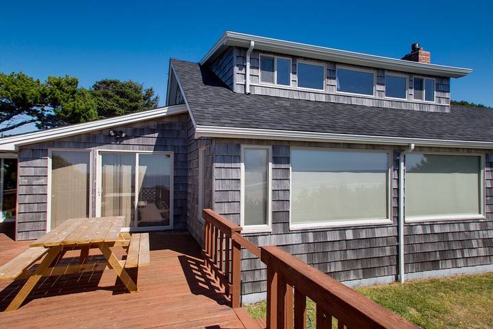 Vacation house for 7 people, with yard and terrace, with pets in Oregon Coast