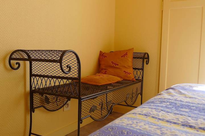 Location de vacances pour 2 personnes, avec terrasse ainsi que jardin et piscine à Le Tablier - 4