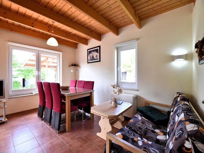 Ferienhaus für 6 Personen, mit Terrasse und Garten in Bastorf - 4