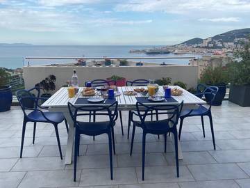 Chambre d’hôte pour 4 personnes, avec terrasse et vue à Ajaccio