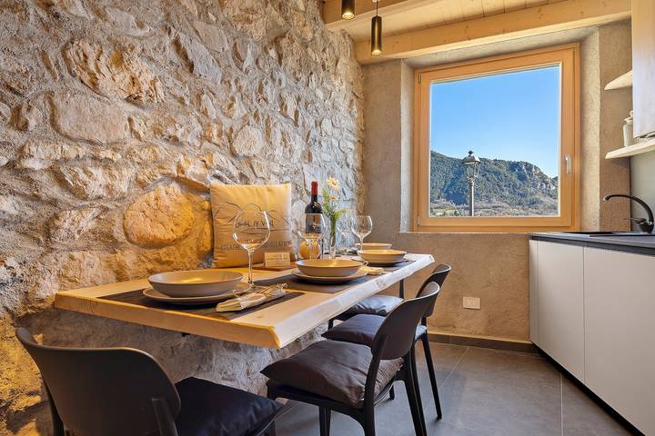 Chalet 'Al Volt' con Vista Montagna, Terrazza Privata e Giardino Privato in Voiandes, Tremosine