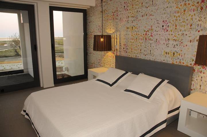 Ganze Wohnung, 1-Zimmer-Wohnung an der Algarve mit Blick auf die Ria und das Meer mit Garten und Pool in Moncarapacho e Fuseta, Parque Natural da Ria Formosa