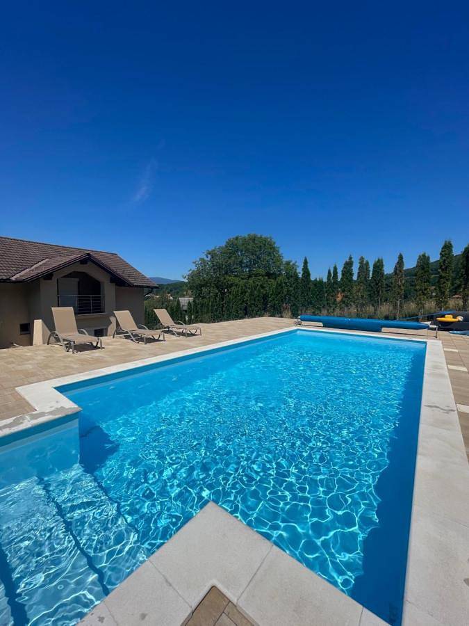 Villa für 8 Personen, mit Seeblick und Garten sowie Pool und Ausblick - 1