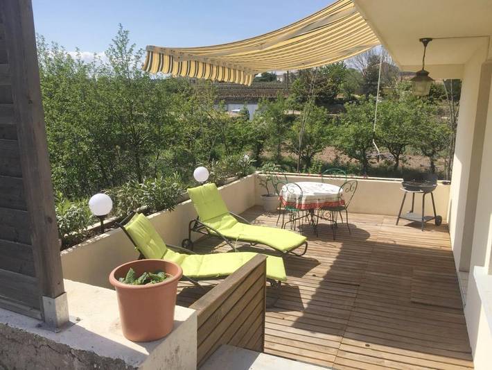 Location de vacances pour 5 personnes, avec vue et terrasse à Lablachère