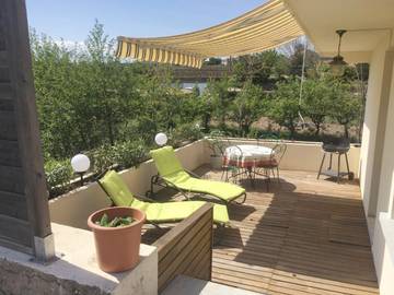 Gîte pour 5 personnes, avec terrasse et vue à Lablachère