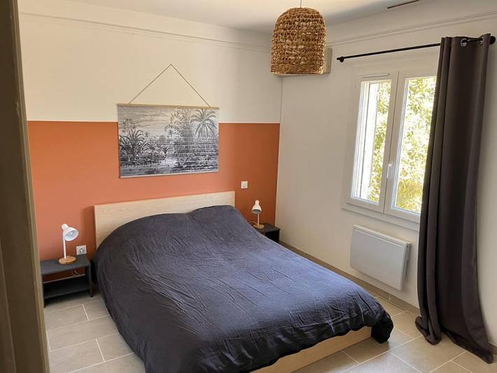 Location de vacances pour 6 personnes, avec piscine ainsi que vue et jardin à Rognonas - 3