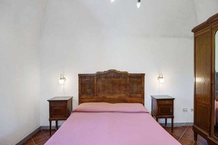 Le Tore – Ground Floor Volta Room with Shared Terrace & Garden, Wi-Fi in Massa Lubrense, Naples Province