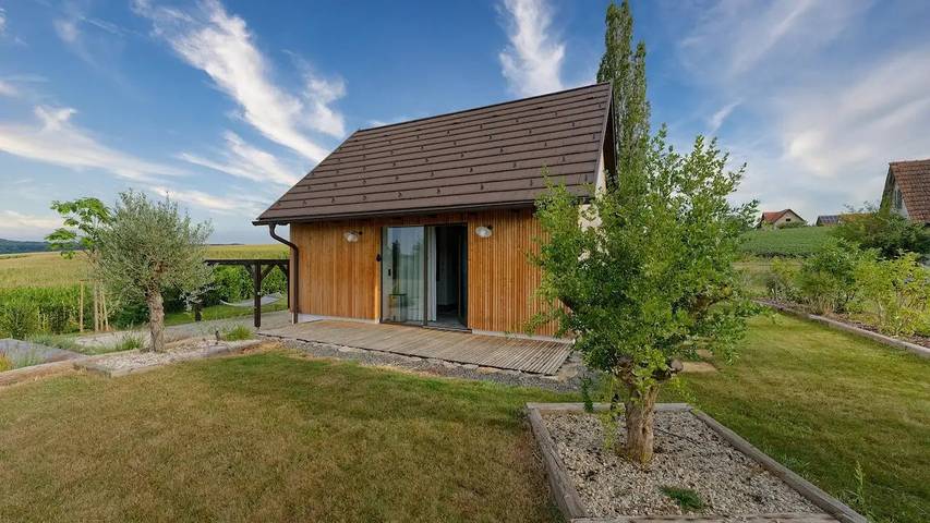 Ferienhaus für 2 Personen, mit Whirlpool und Garten, mit Haustier
