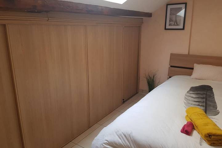 Appartement entier, Appartement  Entier  3 pièces 62 m2 avec Balcon proche Tram T2   a 5 mn a pied in Bezons, Val-d'Oise