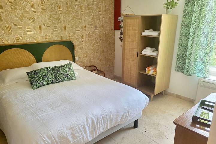 Gîte pour 2 personnes, avec piscine à Saint-Pons-de-Mauchiens