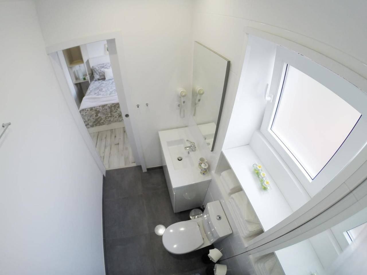 Double Room with Private Bathroom in Porto, District de Porto