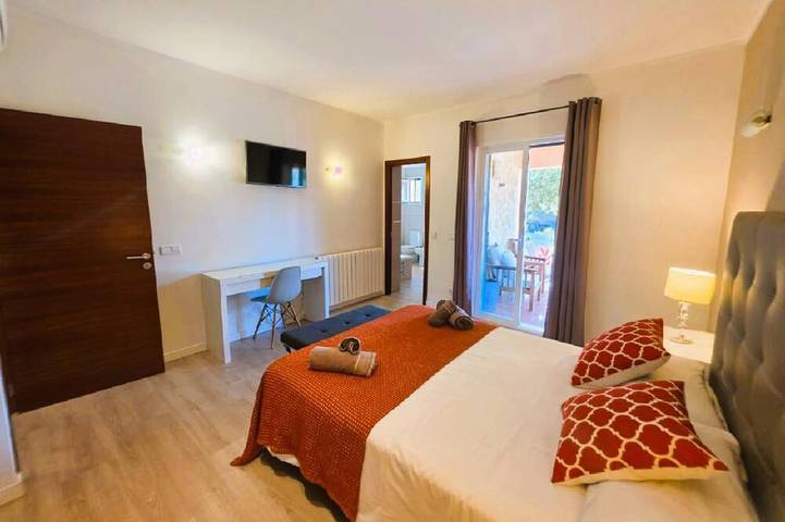 Villa La Tierra: Herrliche Villa Mit Blick Auf Das Meer Und Die Sierra in Palma, Mallorca Westen