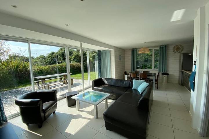 Gîte pour 4 personnes, avec sauna et jardin ainsi que piscine et jacuzzi