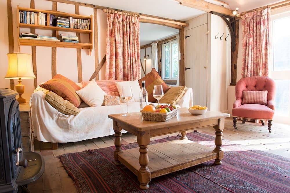Bromans Barn a beautiful cottage by the Sea and Cudmore Nature Reserve in Mersea Island, Colchester