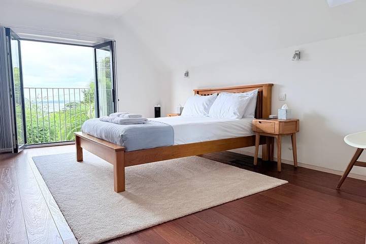 2-minute walk to Gylly Beach Falmouth • Sleeps 2 • Free Parking • Private Garden in Falmouth (Cornwall), Cornwall