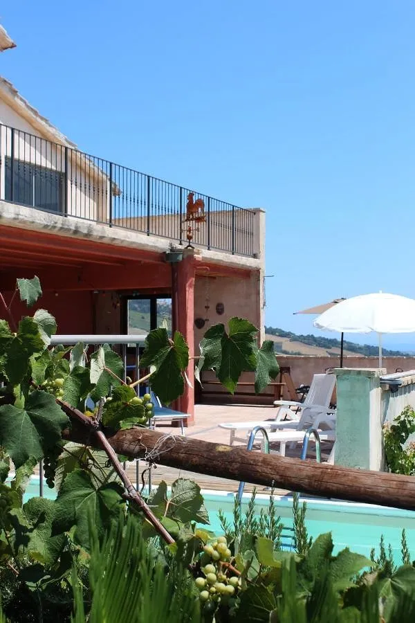 Bed and breakfast per 4 persone, con piscina e giardino nonché panorama, con animali domestici - 1