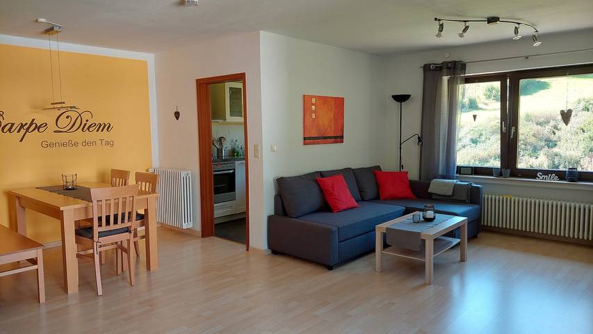 Geheel appartement, Appartement 'Haus Wiesengrund' met uitzicht op de bergen, gedeelde tuin en Wi-Fi in Hundsbach, Forbach