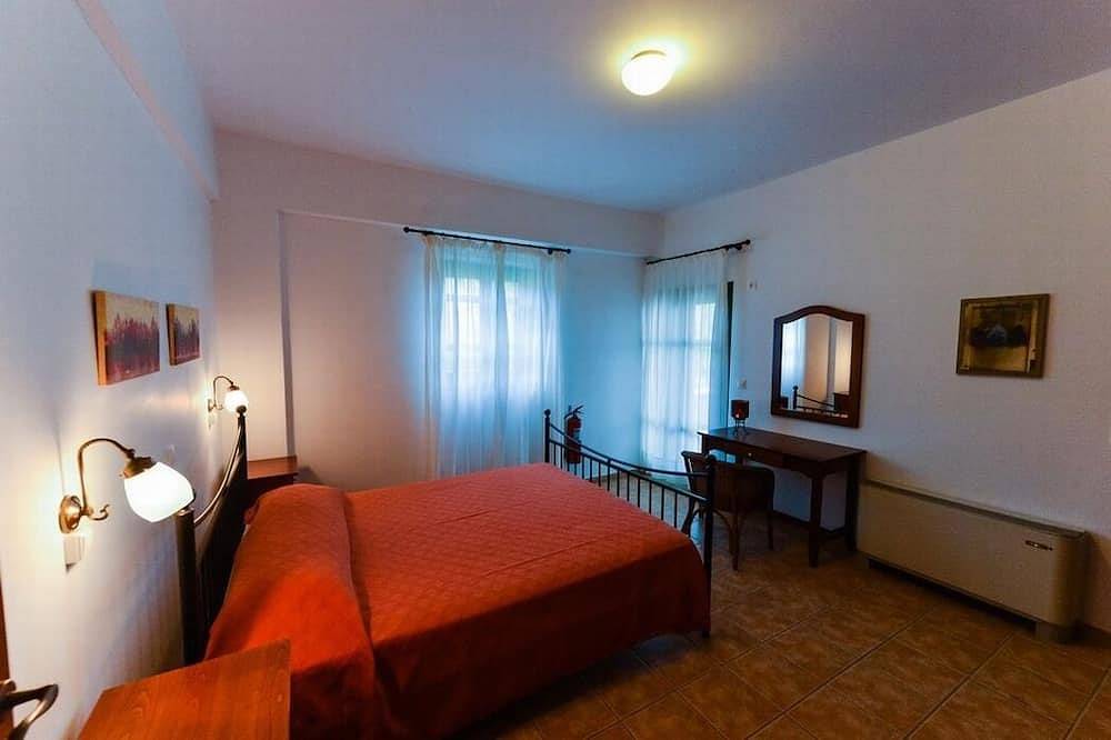 Sofia, Luxury Stone Villa in Stoupa with Private Pool, Bbq and Amazing Sea View in Stoupa, Messenia