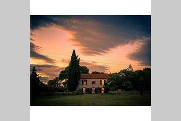 Location de vacances pour 10 personnes, avec piscine et terrasse ainsi que jardin et vue à Cruzy