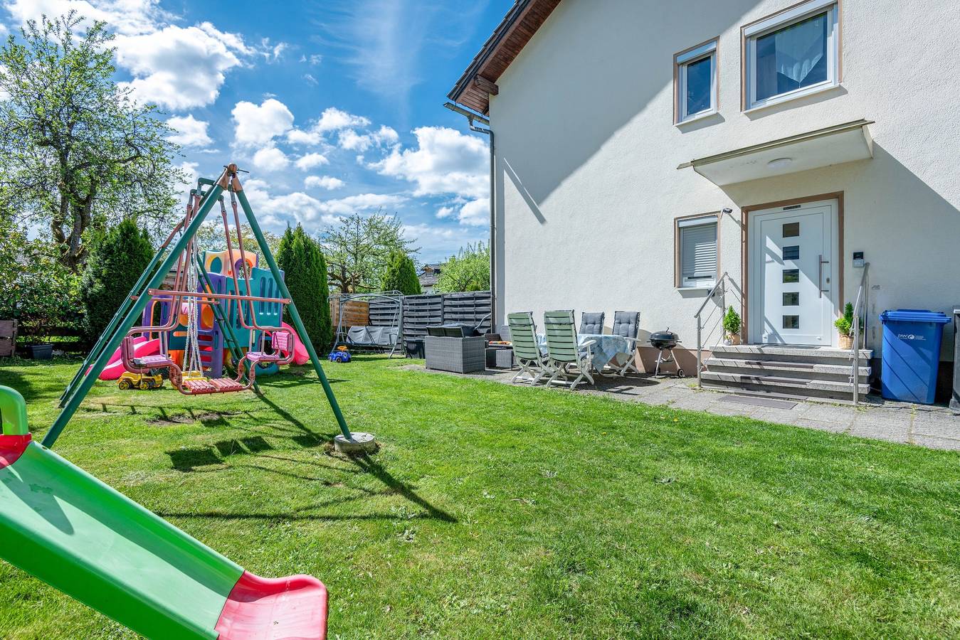 Apartamento inteiro, Apartamento 'Fewo Lusen até 6 pessoas, Vista Montanha' com Terraço e Jardim Privado in Frauenau, Šumava Mountains