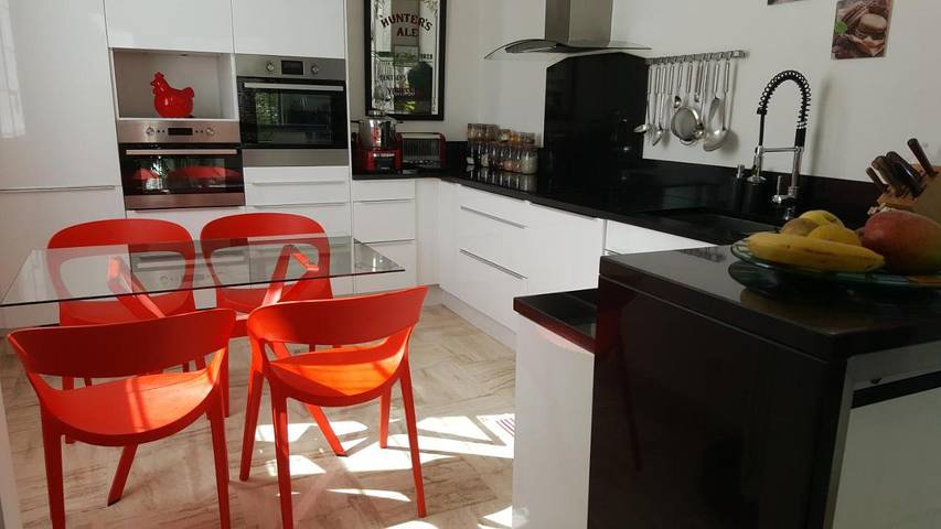 Gîte pour 2 personnes, avec jardin et piscine à Vélizy-Villacoublay - 4