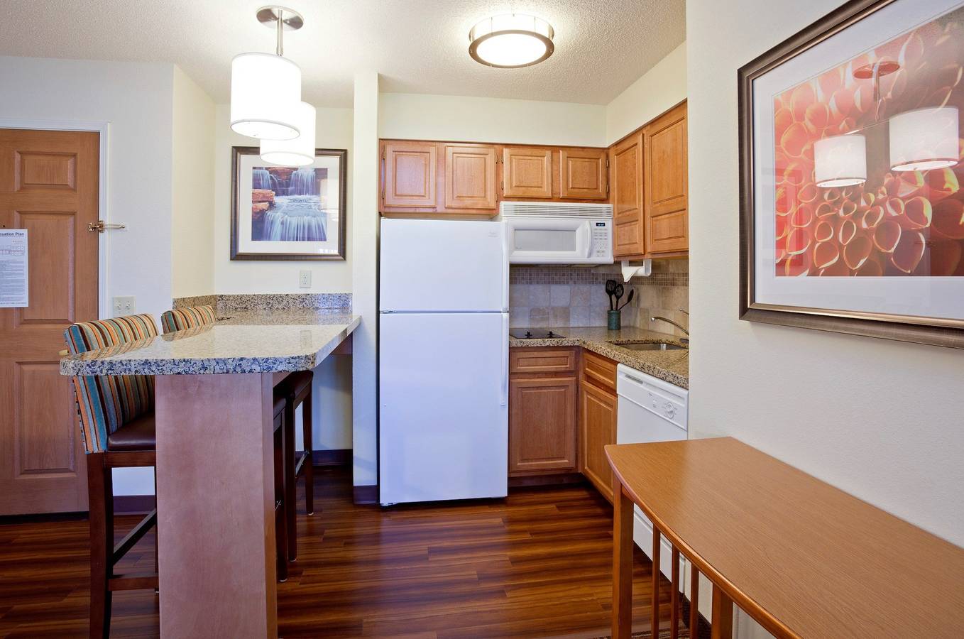 Entire apartment, Candlewood Suites Eagan Airport South - Mall Area in Eagan, Dakota County