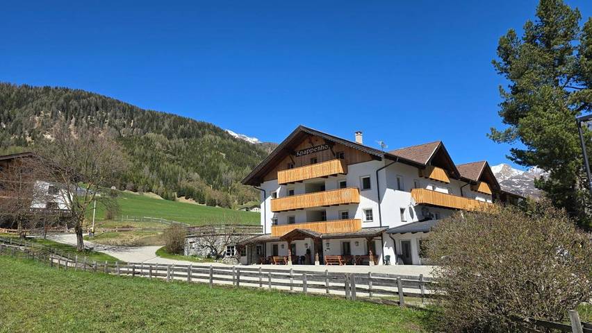 Ferienwohnung für 6 Personen, mit Pool und Garten sowie Ausblick, mit Haustier - 1