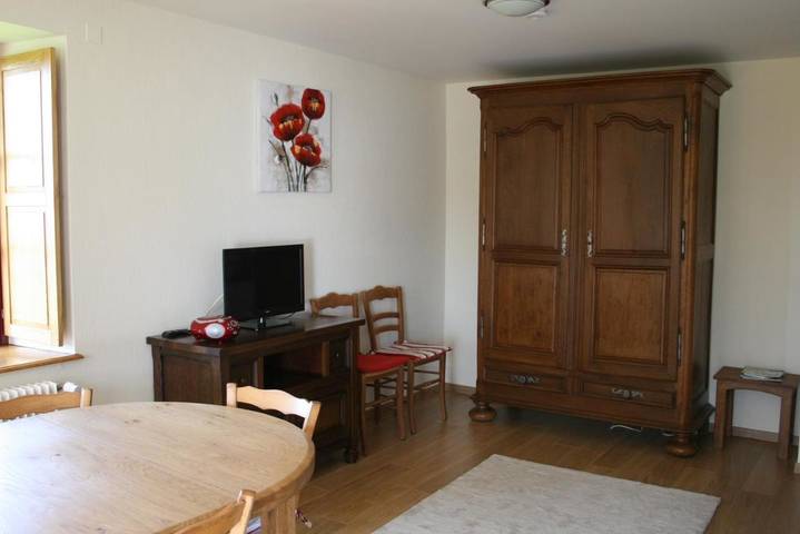 Location de vacances pour 5 personnes, avec jardin ainsi que vue et piscine, animaux acceptés à Servon - 3