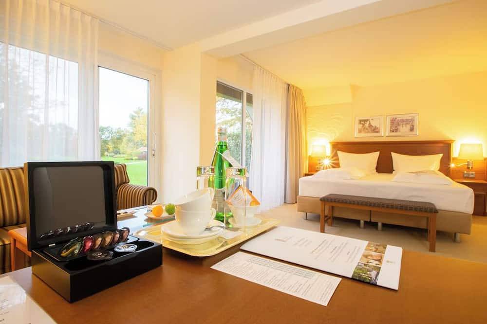 Romantic Room Nestled in Scenic Green Spaces with Direct Access to Park in Ootmarsum, Twente