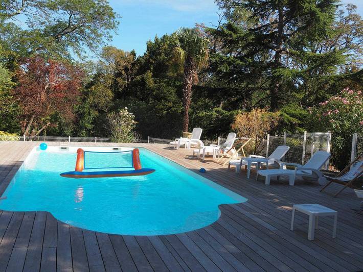 Gîte pour 14 personnes, avec terrasse ainsi que jardin et piscine à Arzens - 2