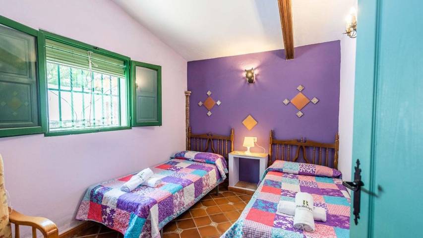 Chalet para 12 personas, con jardín y balcón en Parque Natural Sierras Subbéticas - 3