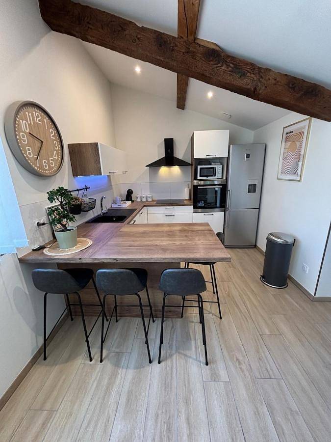 Appartement entier, Le Saint Pierre, T2 chic et rénové au coeur du centre ville in Mâcon, Région de Mâcon