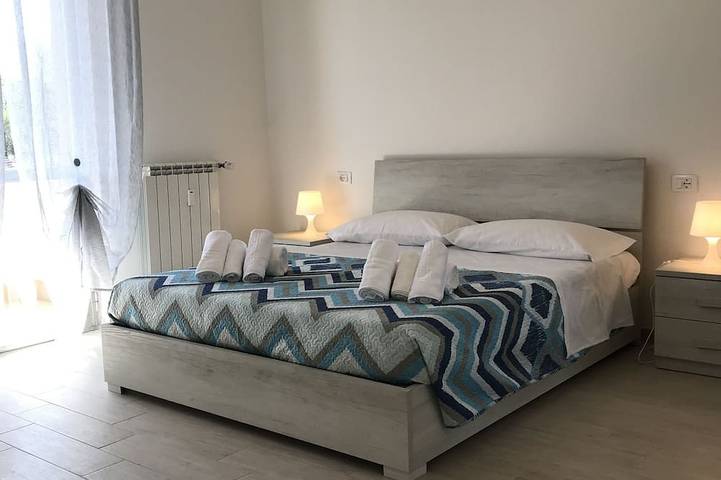 Ferienwohnung für 4 Personen, mit Balkon und Whirlpool, mit Haustier in Savona