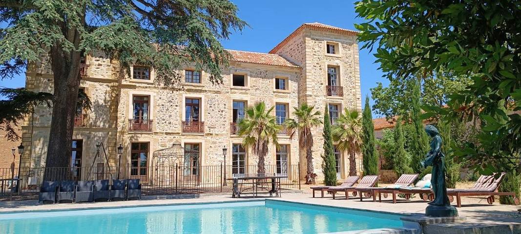 Location de vacances pour 2 personnes, avec vue et balcon ainsi que piscine et jardin à Saint-Thibéry