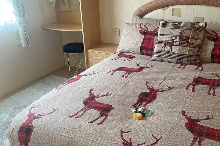 Spacious Holiday home on the stunning Scottish shores of Loch Ryan in Dumfries and Galloway