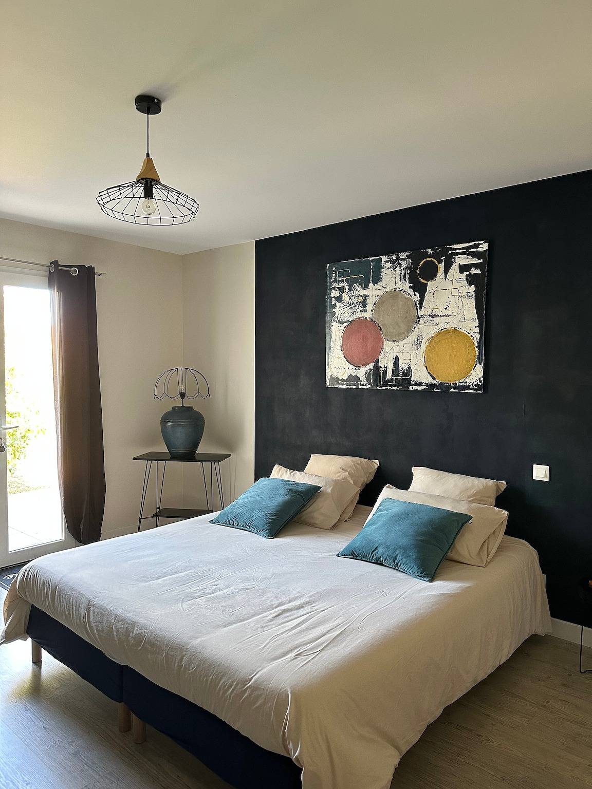 Bed and Breakfast 'L'écrin D'anabelle Futuroscope' with Private Terrace, Shared Garden and Wi-Fi in Saint-Georges-lès-Baillargeaux, Vienne