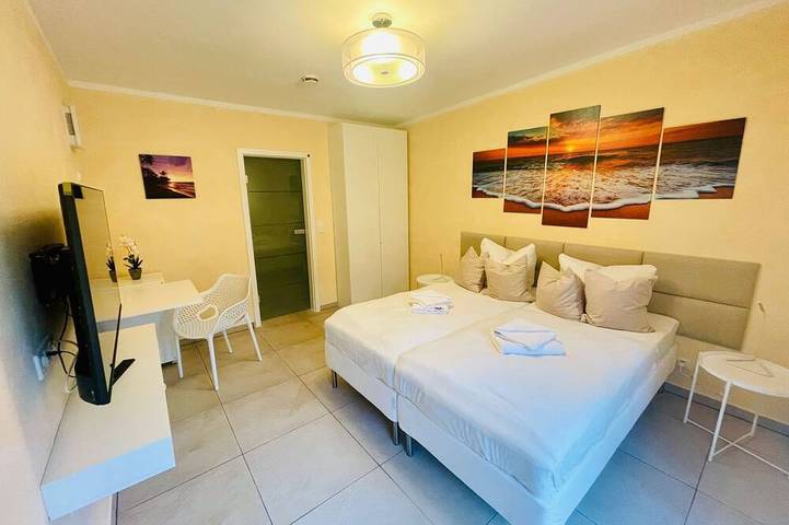 Ferienhaus für 24 Personen, mit Balkon und Whirlpool sowie Garten und Sauna in Zossen - 3