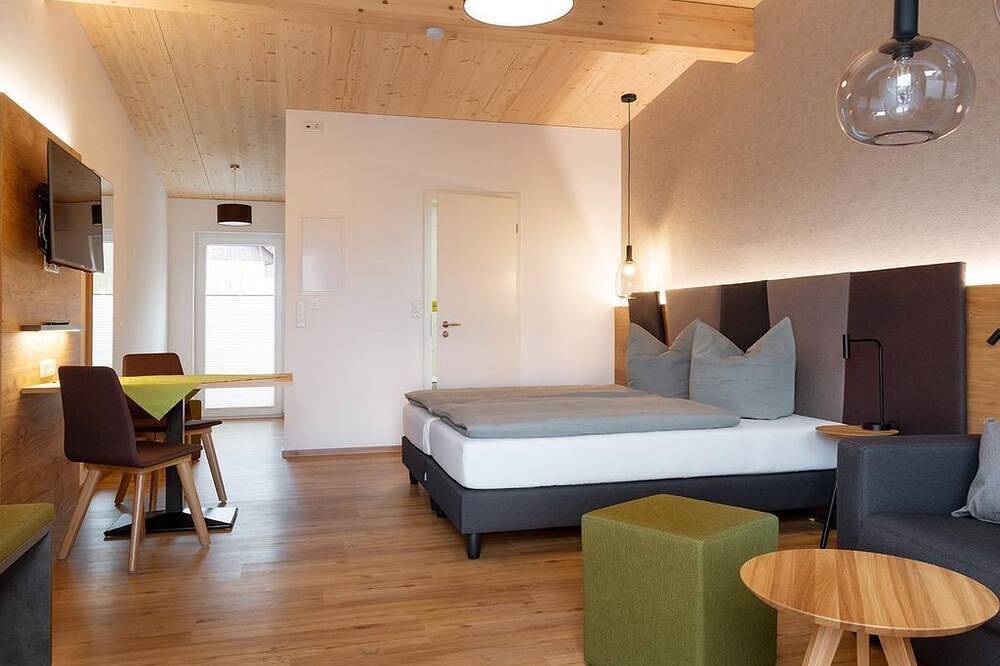 Ganze Wohnung, Gästezimmer/Appartement Familie John - Appartement mit Küche in Veitsbronn, Franken