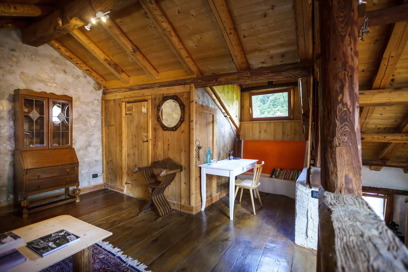 Gemütliches Ferienhaus "La Pita" mit Bergblick, Balkon, Kamin und Wlan in Civetta, La Valle Agordina