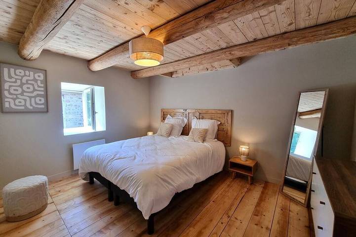 Gîte pour 12 personnes, avec jardin à Usson-en-Forez - 2