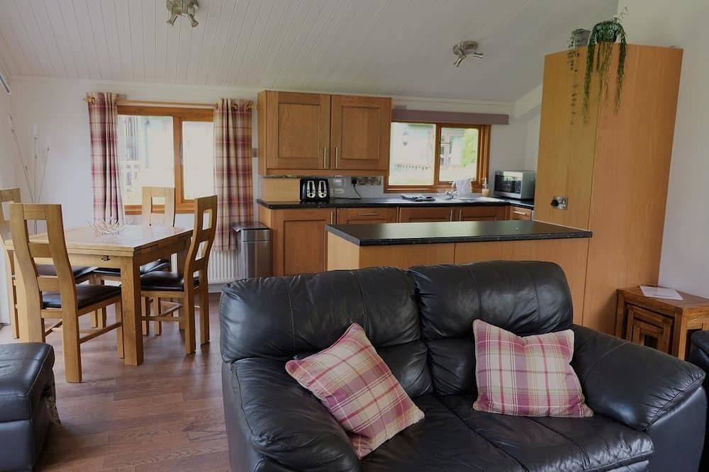 A homely lodge with open lake view in Lake District